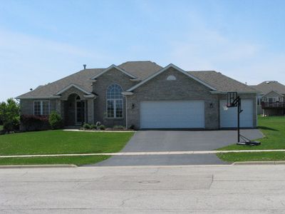 213 Oak Leaf Dr, Poplar Grove, IL, 61065