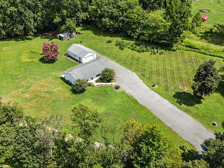 305 Merrick Corner Rd — Photo 5