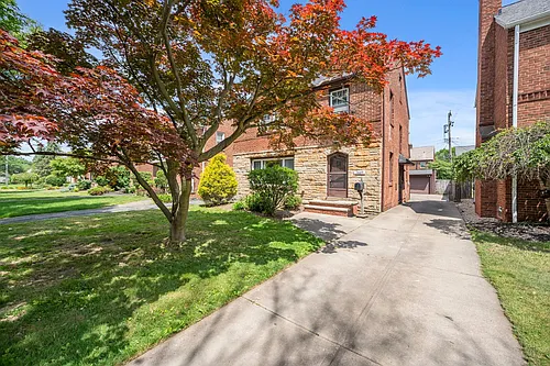3889 Grenville Rd Photo 1