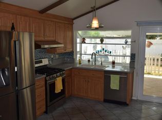 966 E Gladwick St, Carson, CA 90746