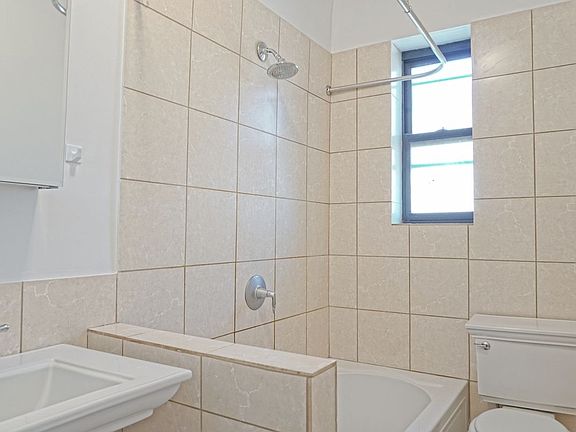 4th image of 2908 31st Ave APT E7