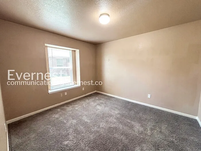 501 W Vega Ln — Photo 12