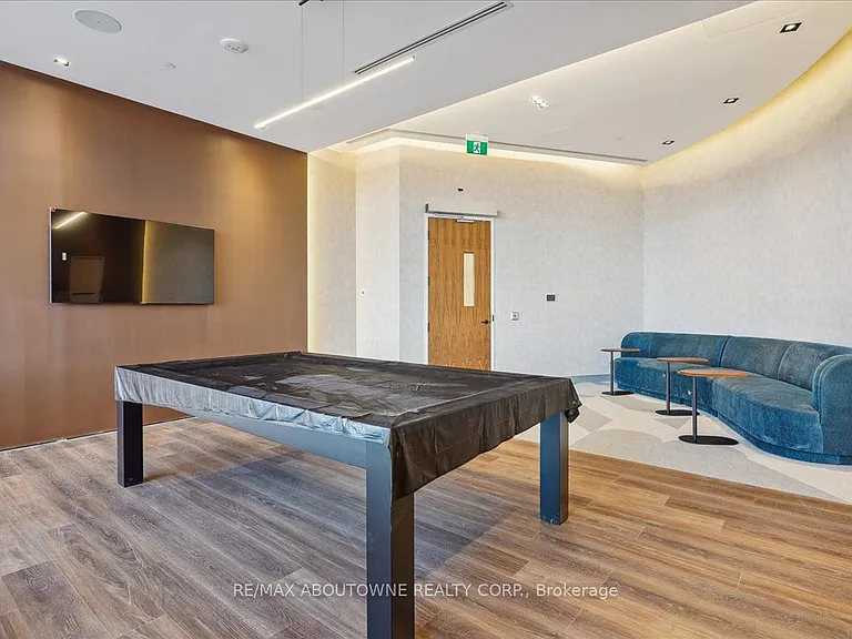 509 Dundas St W #103 — Photo 31