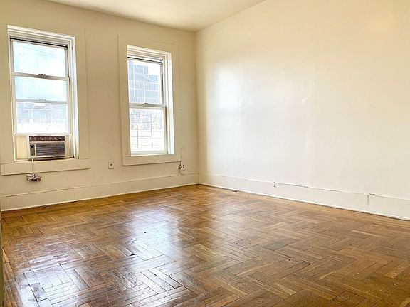5th image of 208 Rogers Ave APT 3