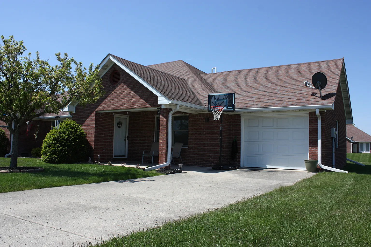 1599 Marthas Ct photo 1