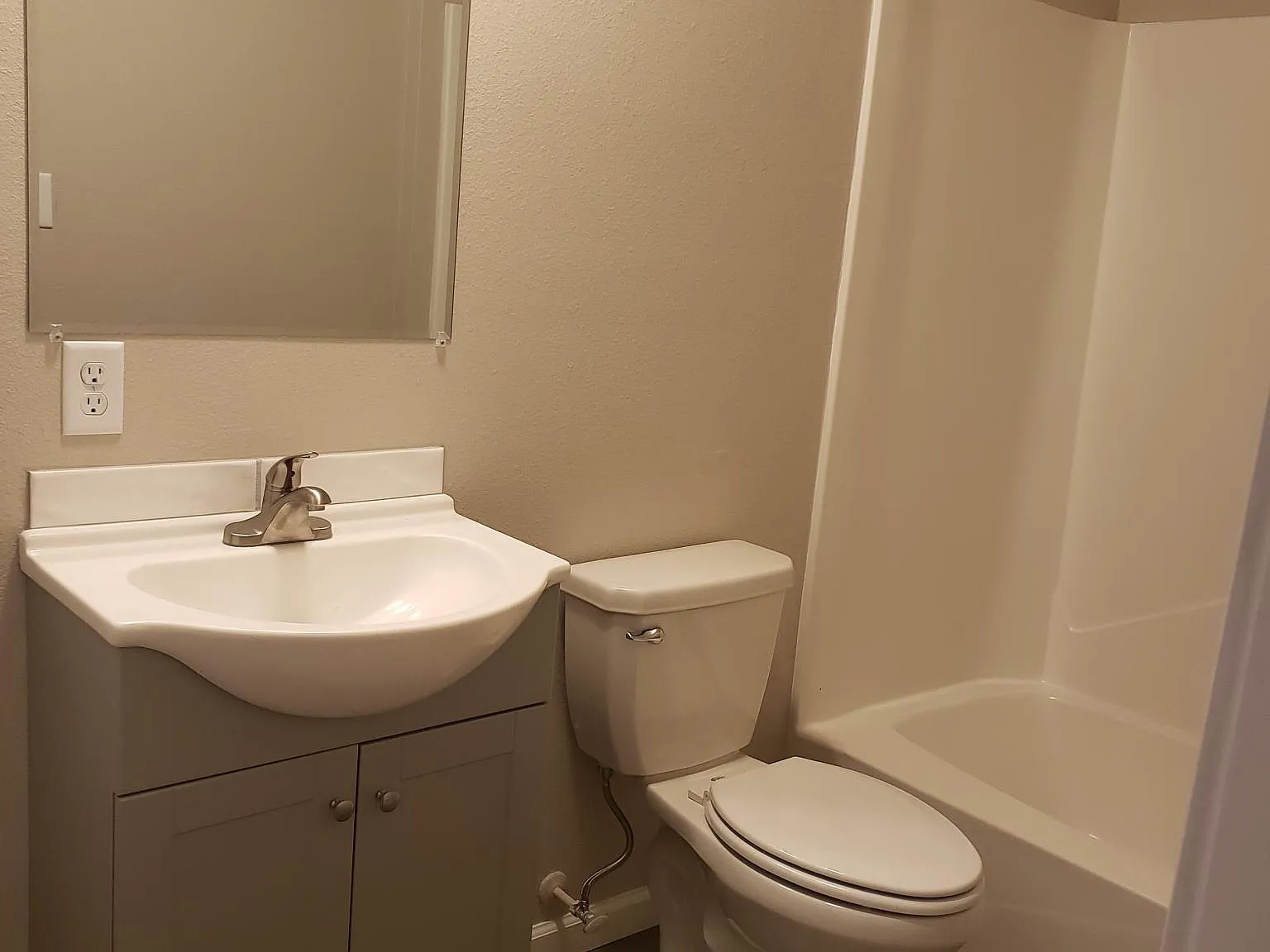 2 bed, 790 sqft, $850 — Photo 4