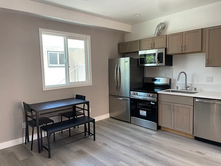 7911 Royer Ave — Photo 10