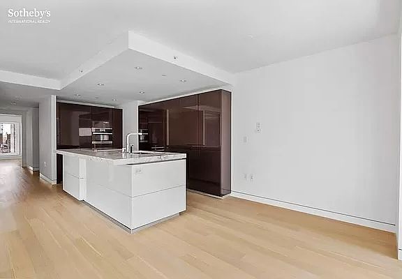 4th image of 135 W 52nd St APT 18A
