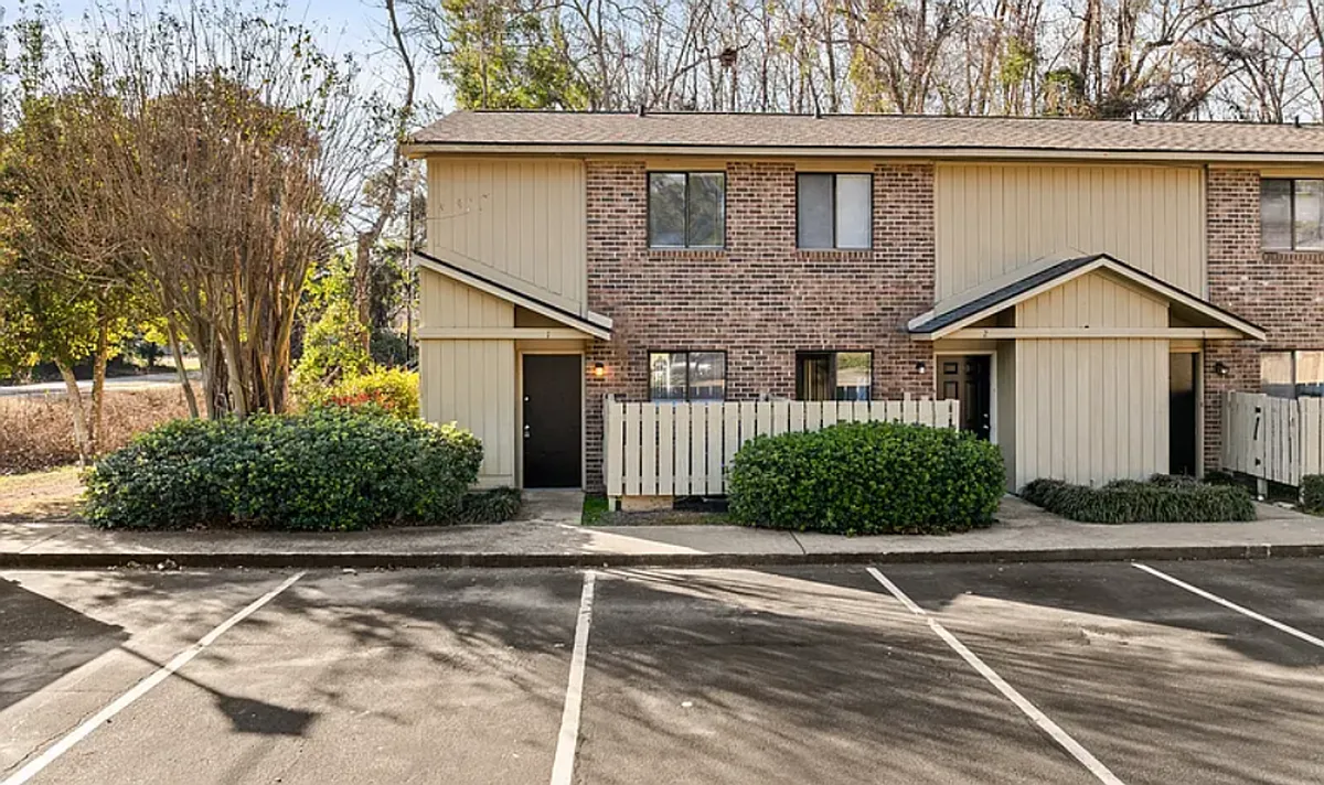 Building Photo - 2807 Waddell Rd