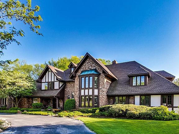2nd image of 27500 N Meadowoods Ln