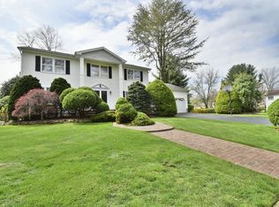 25 Wyett Ln, Marlboro, NJ 07746