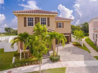 16927 SW 90th Terrace Cir, Miami, FL 33196