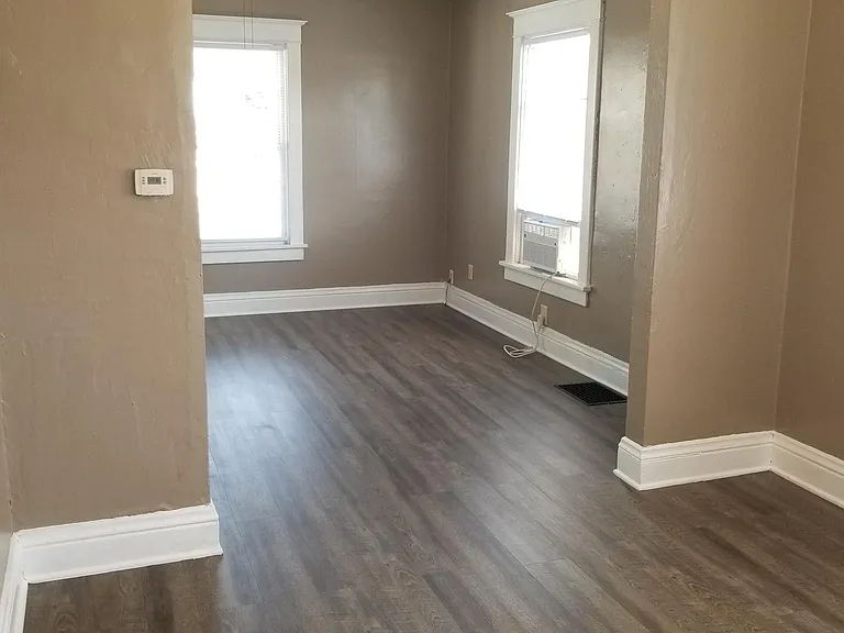 4830 S 22nd St — Photo 3