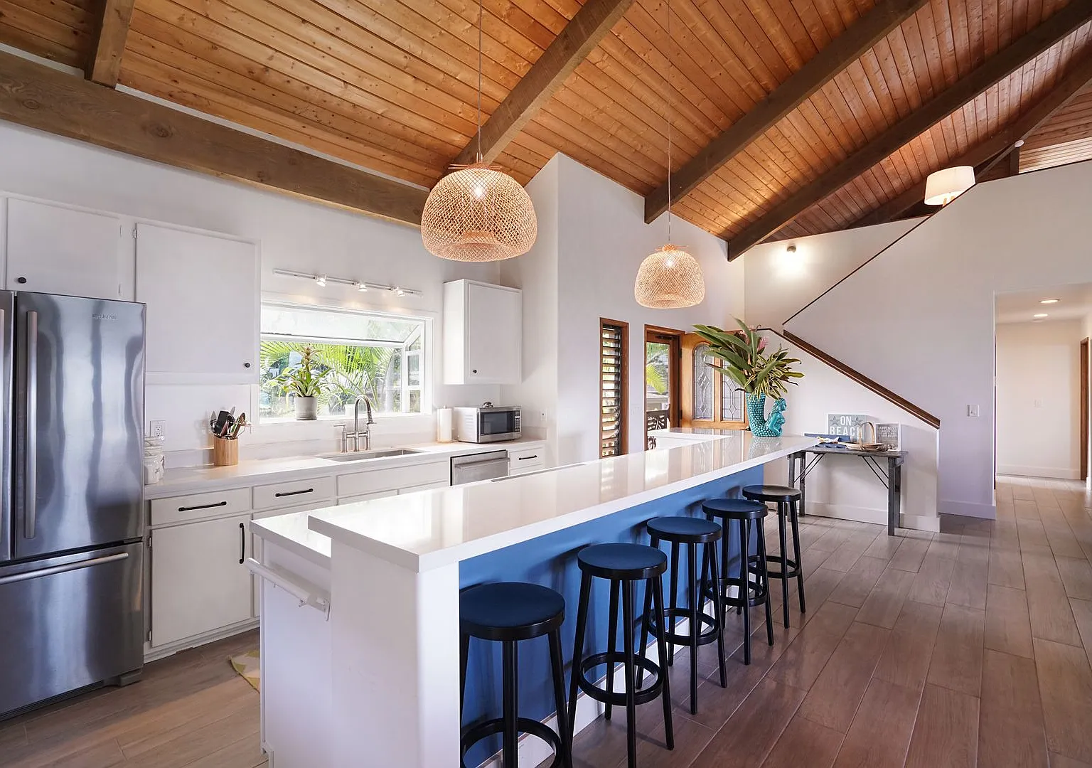 Hawaii Life Presents Mokuleia Beach House 3 bedrooms, 2 full bathrooms, Sleeps 8 - Beautifully bu... — Photo 1