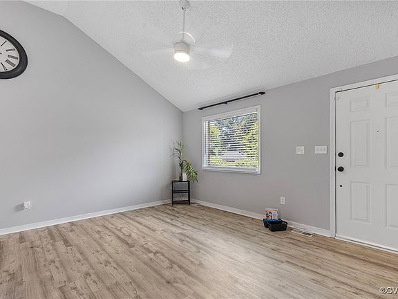 3rd image of 408 Winnetka Ave