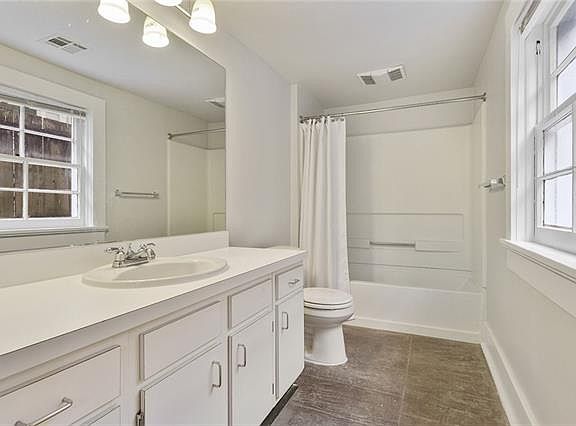 4th image of 625 Pine St APT 9