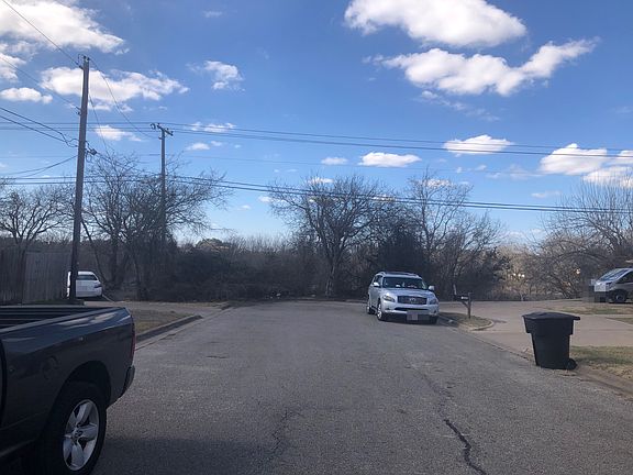 4th image of 3216 Trenton Dr