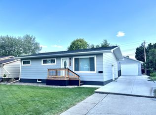 414 Linden Ave, Glendive, MT 59330