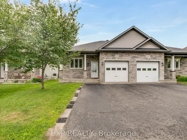 233 Belfort St, Russell, ON K0A 1W0