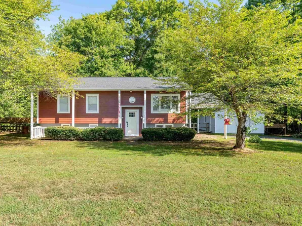 1203 Long Acre Rd, Palmyra, VA 22963