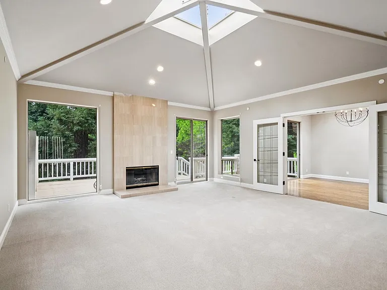 651 Manresa Ln — Photo 7