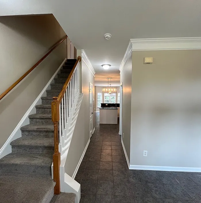 4 bed, 2.5 bath, 2806 sqft, $2,495 — Photo 2