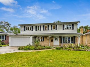 105 W Orchard Pl, Mount Prospect, IL 60056