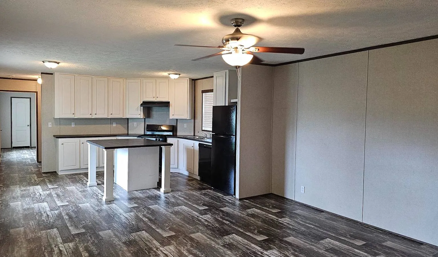 3 bed, 2.0 bath, 1152 sqft, $995 — Photo 3