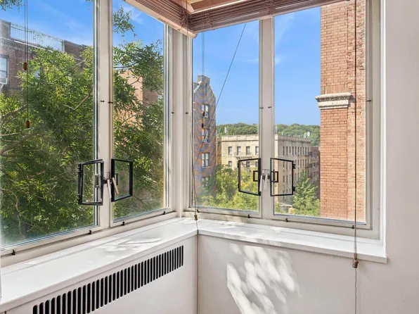 57 Park Terrace West image 11 of 16