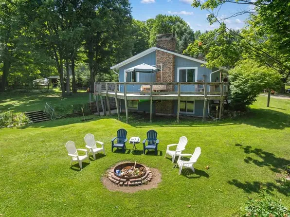 422 Hull St, Boyne City, MI 49712