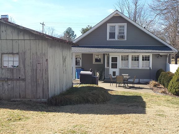 2nd image of 708 Leslie Ave