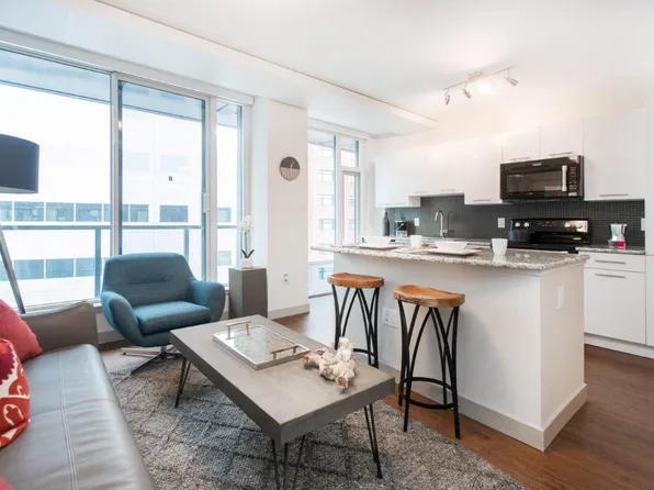 Mayfair on Jasper, 10823 Jasper Ave NW, Edmonton, AB T5J 0J5