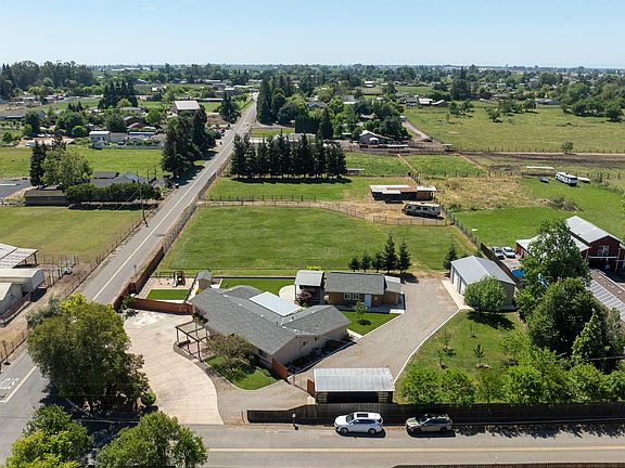 4th image of 7167 Eleanor Rd