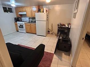 21-22 24th St #1, Astoria, NY 11105