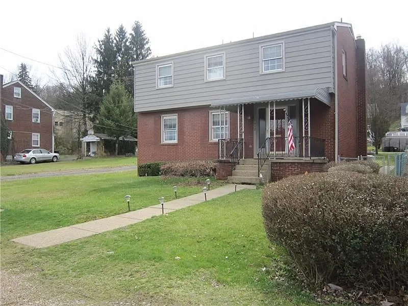 1612 Fawcett Ave photo 1