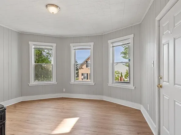 16 Doane St #2, Worcester, MA 01607