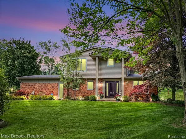 6907 Knollwood Cir W, West Bloomfield, MI 48322