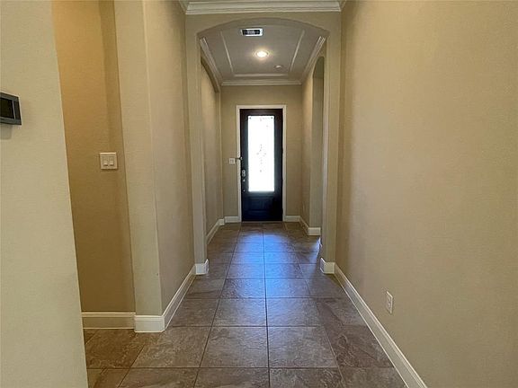 3rd image of 10930 Walts Run Ln
