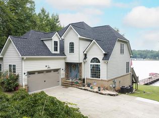 218 Pump House Rd, Greenwood, SC 29649