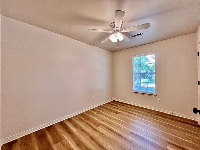 5641 W Fountain St — Photo 11