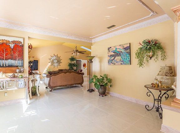 3rd image of 101 Nellwood Cir