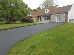 9 Mayfair Rd, Elmsford, NY 10523