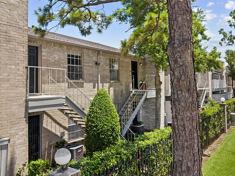 10673 Braes Bend Dr — Photo 29