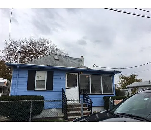 216 Cliff Ave photo 1