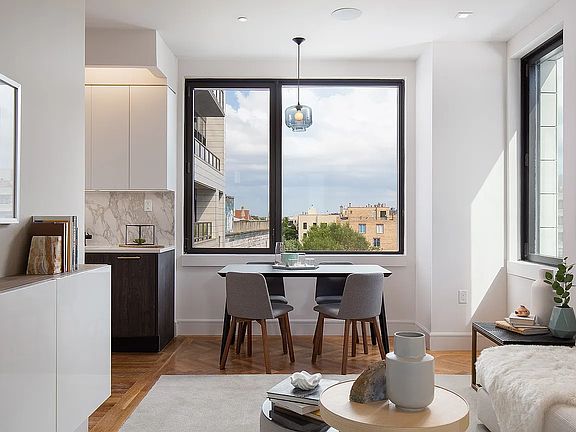 4th image of 321 Wythe Ave #345
