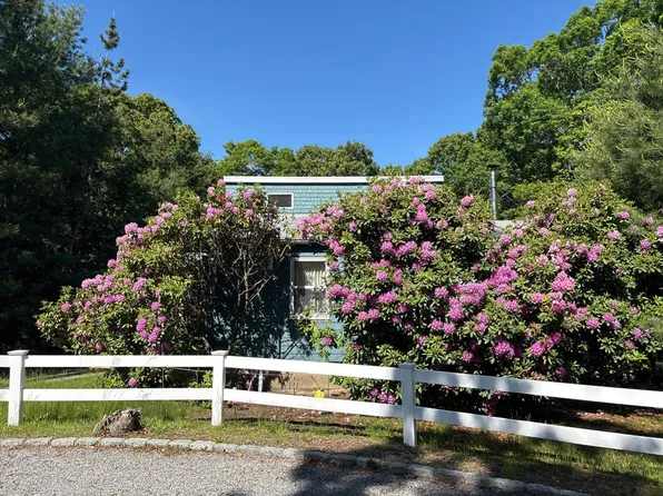 22 Renfrew Ln, East Hampton, NY 11937