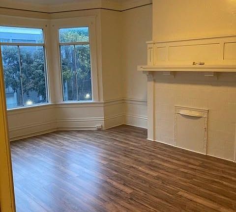 4th image of 1023 Leavenworth St