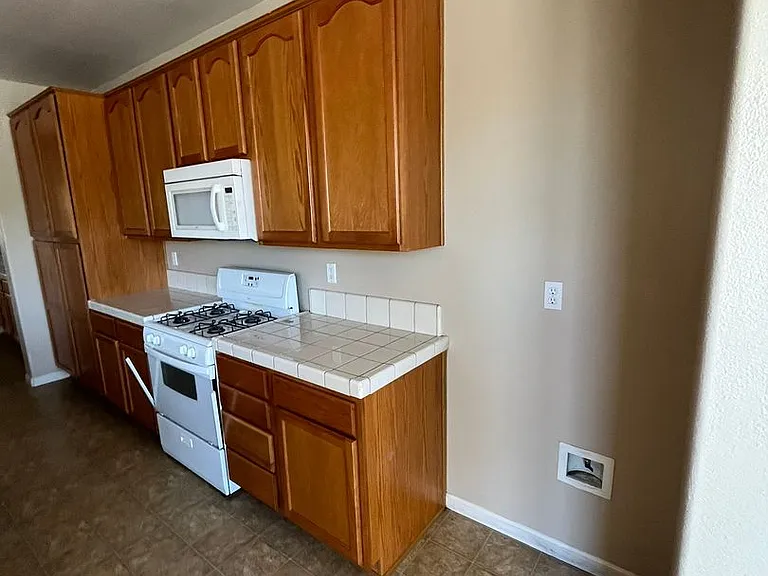 1520 Manzanita Way — Photo 9