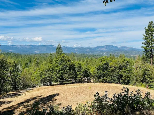 297 Arbor Ridge Dr, Grants Pass, OR 97527