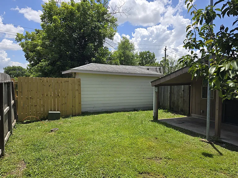 14327 Lorne Dr — Photo 7